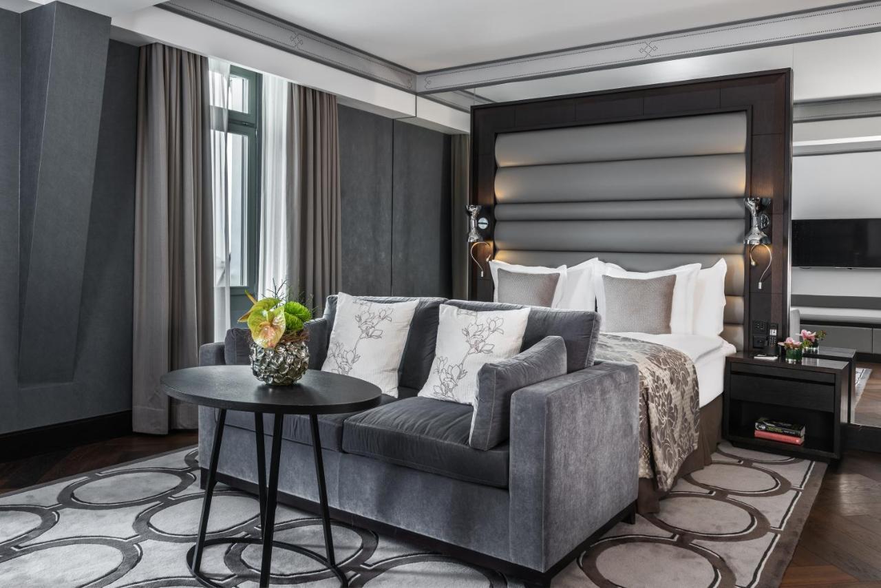 로열 사보이 호텔&스파 로잔 외부 사진 A suite at the hotel